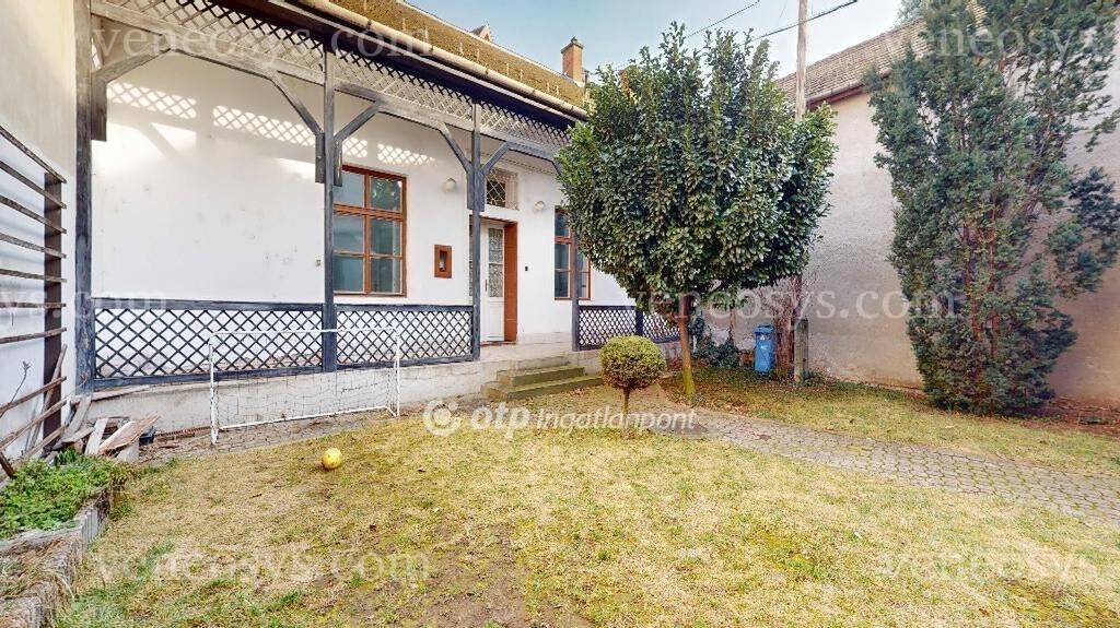 Ingatlan