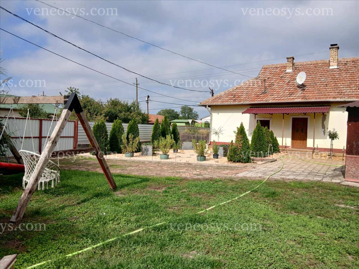 Tiszacsege