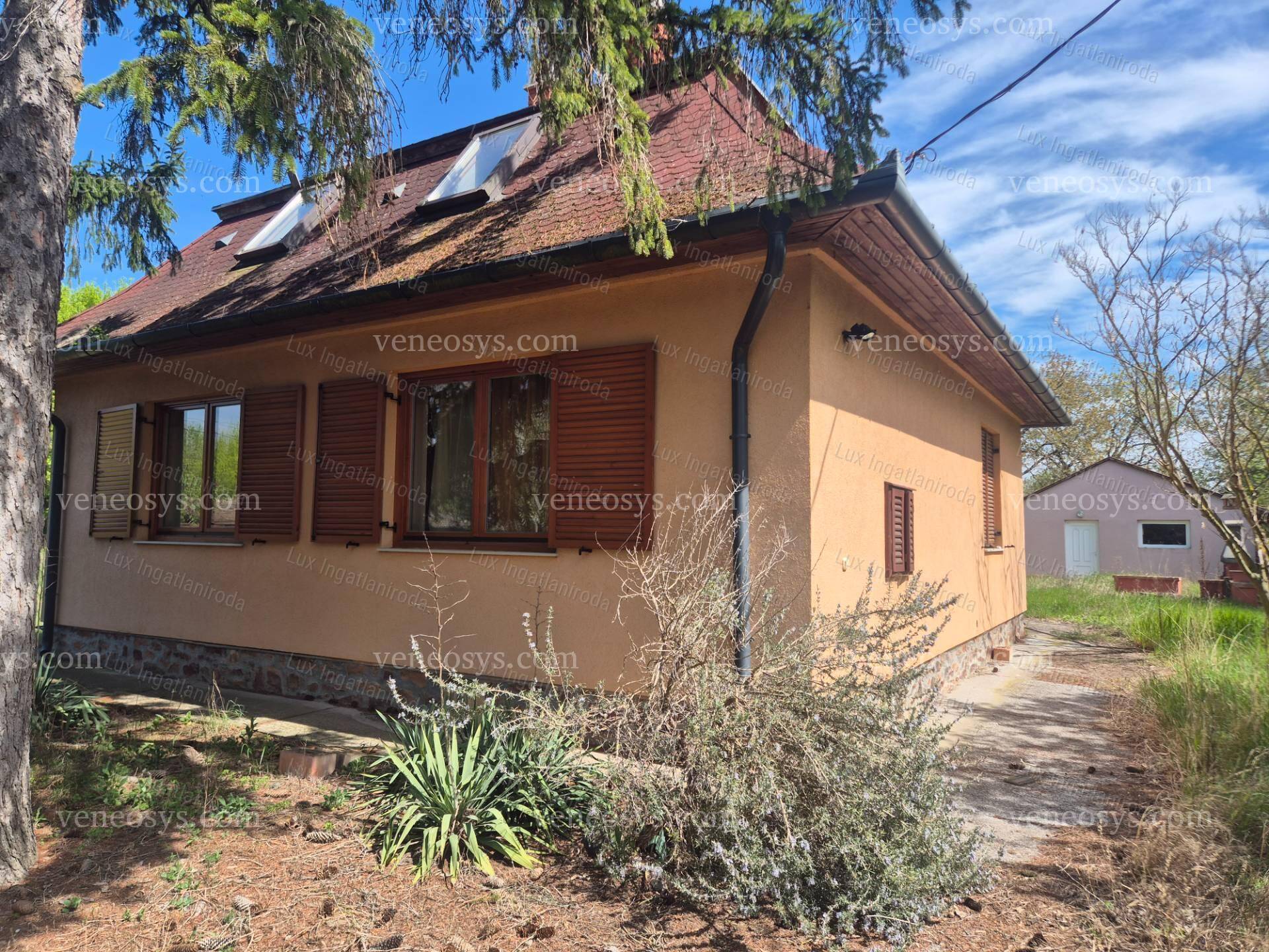 Ingatlan