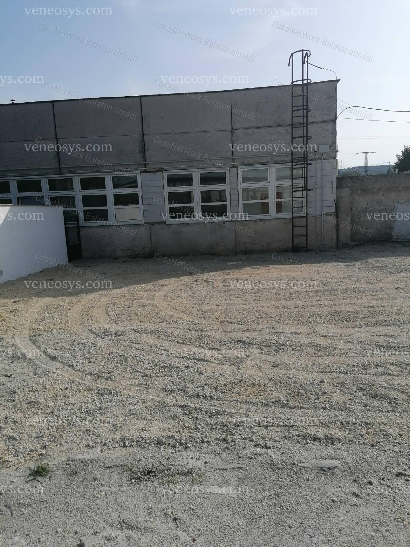 Ingatlan